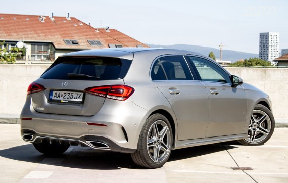 Mercedes-Benz A trieda 180 /T 2019 stříbrná metalíza