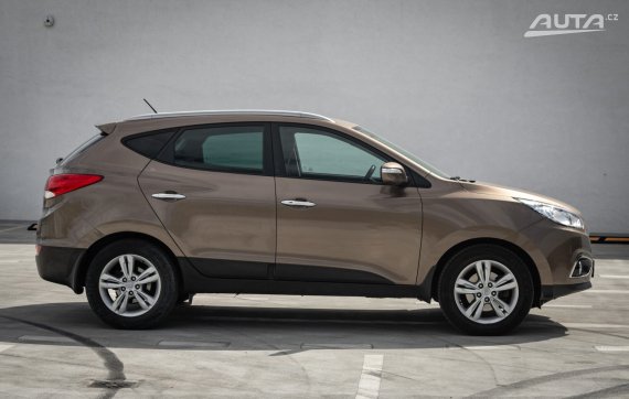 Hyundai ix35 2.0i DOHC D-CVVT GLS 4x4 A/T, 120kW, A6 / AJ NA SPLÁTKY / PROTIÚČET / 2012 hnědá