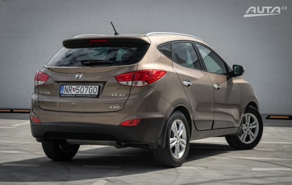 Hyundai ix35 2.0i DOHC D-CVVT GLS 4x4 A/T, 120kW, A6 / AJ NA SPLÁTKY / PROTIÚČET / 2012 hnědá