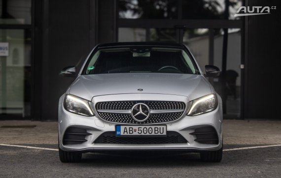Mercedes-Benz C trieda Sedan 220d 4MATIC AMG Line 143kW AT/9 / AJ NA SPLÁTKY / PROTIÚČET 2018 stříbrná metalíza