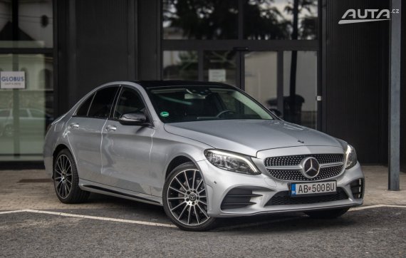 Mercedes-Benz C trieda Sedan 220d 4MATIC AMG Line 143kW AT/9 / AJ NA SPLÁTKY / PROTIÚČET 2018 stříbrná metalíza