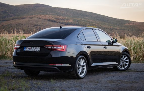 Škoda Superb 2.0 TDI Style DSG, 110kW, A6 / AJ NA SPLÁTKY / PROTIÚČET / 2016 černá