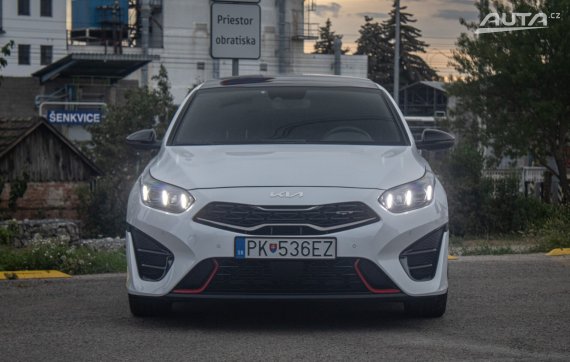 Kia Ceed GT 1.6 T-GDi AT/7 150kW / AJ NA SPLÁTKY / PROTIÚČET 2023 bílá