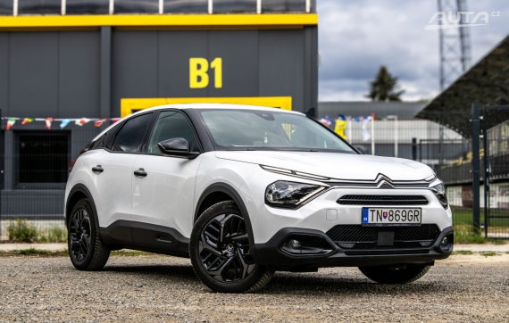 Citroën C4 BlueHDi 130 EAT8 96kW 2021 / AJ NA SPLÁTKY / PROTIÚČET 2021 bílá