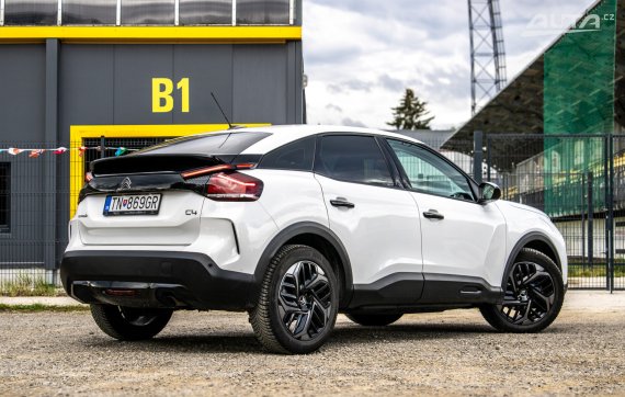 Citroën C4 BlueHDi 130 EAT8 96kW 2021 / AJ NA SPLÁTKY / PROTIÚČET 2021 bílá