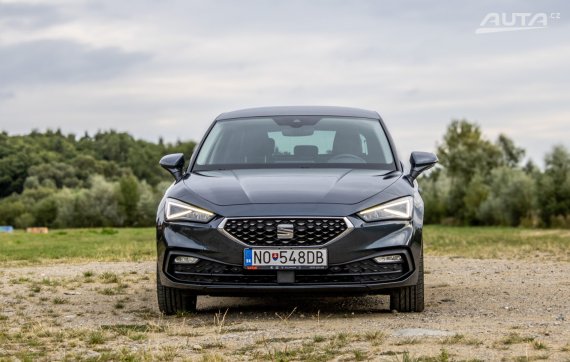 Seat Leon Xcellence 96kW MT/6 2022 / AJ NA SPLÁTKY / PROTIÚČET 2022 šedá