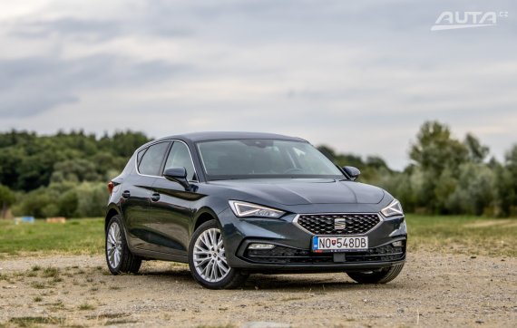 Seat Leon Xcellence 96kW MT/6 2022 / AJ NA SPLÁTKY / PROTIÚČET 2022 šedá