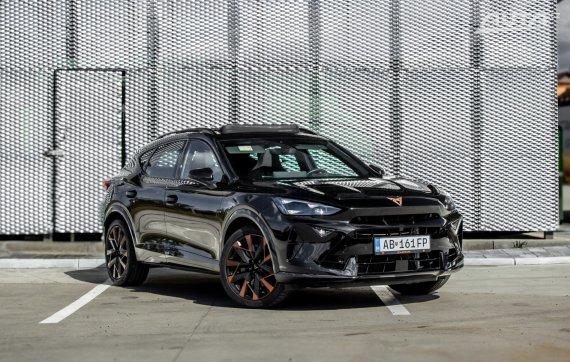 Cupra Formentor VZ 2.0 TSI 4x4 AT/7 245kW / AJ NA SPLÁTKY / PROTIÚČET 2025 černá