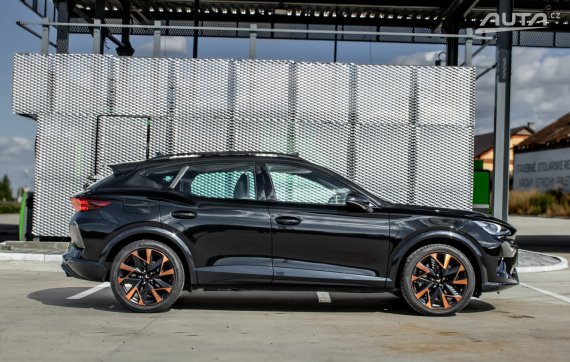 Cupra Formentor VZ 2.0 TSI 4x4 AT/7 245kW / AJ NA SPLÁTKY / PROTIÚČET 2025 černá