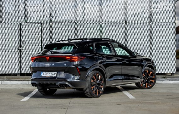 Cupra Formentor VZ 2.0 TSI 4x4 AT/7 245kW / AJ NA SPLÁTKY / PROTIÚČET 2025 černá