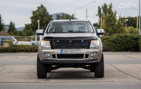 Ford Ranger 2.2 TDCi DoubleCab 4x4 MT/6 110kW / AJ NA SPLÁTKY / PROTIÚČET 2014 šedá