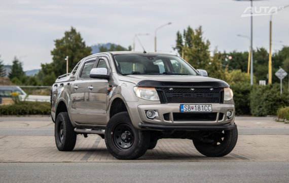 Ford Ranger 2.2 TDCi DoubleCab 4x4 MT/6 110kW / AJ NA SPLÁTKY / PROTIÚČET 2014 šedá