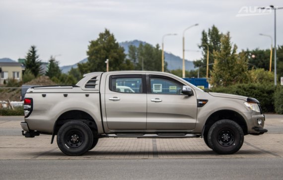 Ford Ranger 2.2 TDCi DoubleCab 4x4 MT/6 110kW / AJ NA SPLÁTKY / PROTIÚČET 2014 šedá