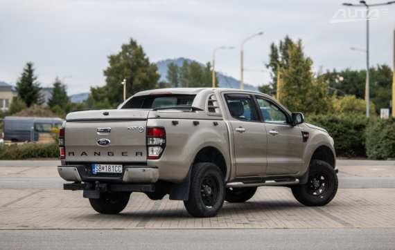 Ford Ranger 2.2 TDCi DoubleCab 4x4 MT/6 110kW / AJ NA SPLÁTKY / PROTIÚČET 2014 šedá