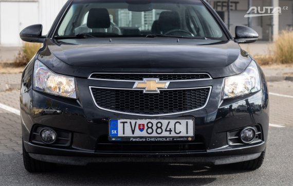 Chevrolet Cruze 1.8, 104kW (2012) / AJ NA SPLÁTKY / PROTIÚČET / 2012 černá