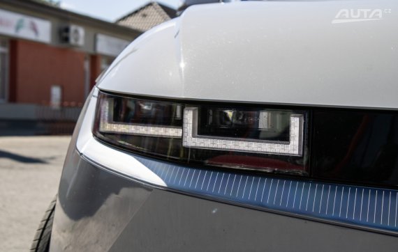 Hyundai Ioniq 5 77 kWh 4x4, 239kW (2023) / AJ NA SPLÁTKY / PROTIÚČET / 2023 šedá