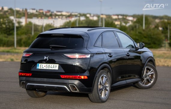 DS 7 CROSSBACK 1.6 E-tense Rivoli / 133kW / A8 / ZÁRUKA / AJ NA SPLÁTKY / PROTIÚČET 2022 černá