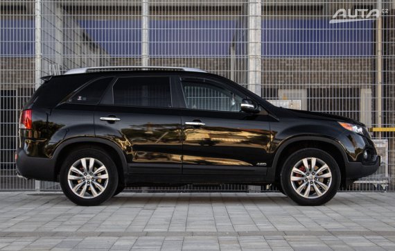 Kia Sorento 2.2 CRDi VGT 4WD A/T, 145kW, A6 / AJ NA SPLÁTKY / PROTIÚČET / 2010 černá