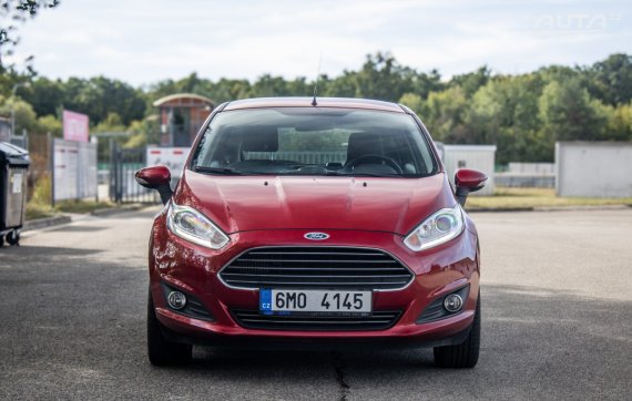 Ford Fiesta 2015 74kW FWD MT 2015 červená
