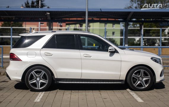 Mercedes-Benz GLE SUV 250d 4Matic / 150kW / A9 / ZÁRUKA / AJ NA SPLÁTKY / PROTIÚČET 2016 bílá