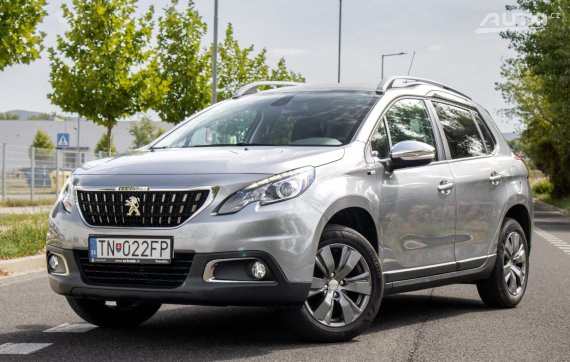 Peugeot 2008 1.2 PureTech Style / 60kW / M5 / ZÁRUKA / AJ NA SPLÁTKY / PROTIÚČET