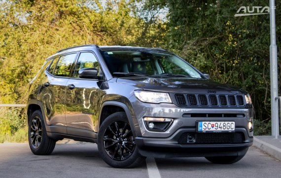 Jeep Compass 1.3 TURBO Night Eagle / 96kW / M6 / ZÁRUKA / AJ NA SPLÁTKY / PROTIÚČET 2020 šedá