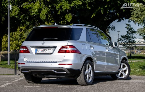 Mercedes-Benz ML 350 BLUETEC 4MATIC / 190kW / A7 / ZÁRUKA / AJ NA SPLÁTKY / PROTIÚČET 2013 stříbrná metalíza