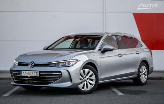 Volkswagen Passat Variant PHEV 110kW AT/6 / AJ NA SPLÁTKY / PROTIÚČET