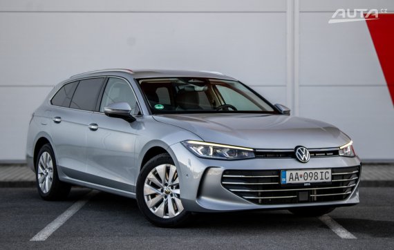 Volkswagen Passat Variant PHEV 110kW AT/6 / AJ NA SPLÁTKY / PROTIÚČET 2024 stříbrná metalíza