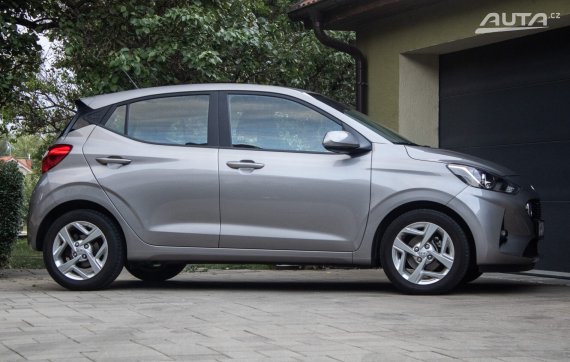 Hyundai i10 1.0i Comfort AMT, 49kW (2023) / AJ NA SPLÁTKY / PROTIÚČET / 2023 šedá