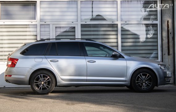Škoda Octavia Combi 1.6 TDI, 81kW (2016) / AJ NA SPLÁTKY / PROTIÚČET / 2016 stříbrná metalíza