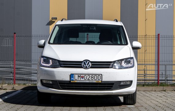 Volkswagen Sharan 2.0 TDI BMT Comfortline / 103kW / M6 / AJ NA SPLÁTKY / PROTIÚČET 2015 bílá