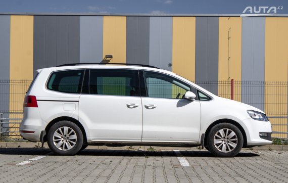 Volkswagen Sharan 2.0 TDI BMT Comfortline / 103kW / M6 / AJ NA SPLÁTKY / PROTIÚČET 2015 bílá