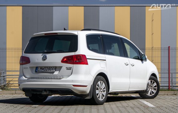 Volkswagen Sharan 2.0 TDI BMT Comfortline / 103kW / M6 / AJ NA SPLÁTKY / PROTIÚČET 2015 bílá