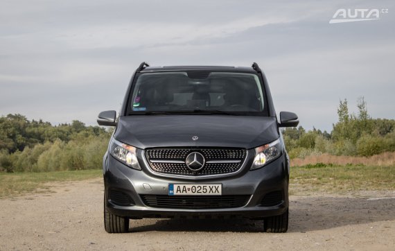 Mercedes-Benz V trieda V220d long A/T, 120kW, A7 / AJ NA SPLÁTKY / PROTIÚČET / 2016 šedá