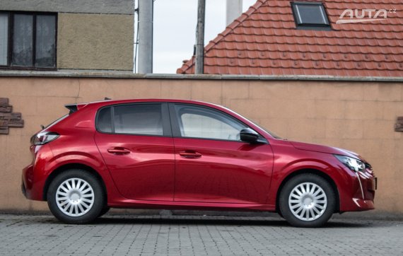 Peugeot 208 1.2 PureTech Active Pack / 55kW / M5 / ZÁRUKA / AJ NA SPLÁTKY / PROTIÚČET 2022 červená