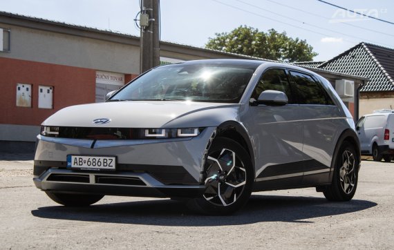 Hyundai Ioniq 5 77 kWh 4x4, 239kW (2023) / AJ NA SPLÁTKY / PROTIÚČET / 2023 šedá