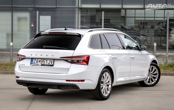 Škoda Superb Combi 2.0 TDI SCR Style Plus DSG, 147 kW, A7 / AJ NA SPLÁTKY / PROTIÚČET / 2023 bílá