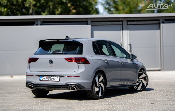Volkswagen Golf 2.0 TSI 300k GTI Clubsport DSG, 221 kW, A7 / AJ NA SPLÁTKY / PROTIÚČET / 2021 šedá