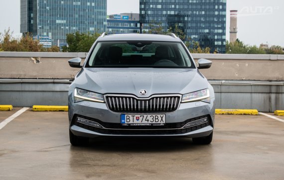 Škoda Superb Combi 2.0 TDI 4x4 DSG, 147kW (2021) / AJ NA SPLÁTKY / PROTIÚČET / 2021 šedá