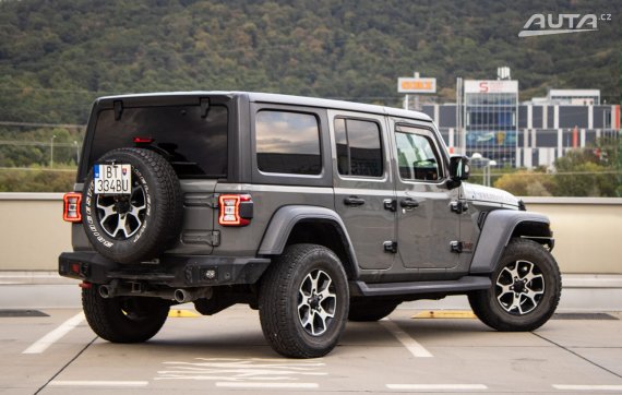 Jeep Wrangler Unlimited 2.0 T-GDi Rubicon A/T, 200 kW, A8 / AJ NA SPLÁTKY / PROTIÚČET / 2019 šedá