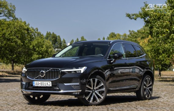 Volvo XC60 2.0 B5 mHEV Ultimate AWD / 184kW / A8 / ZÁRUKA / AJ NA SPLÁTKY / PROTIÚČET
