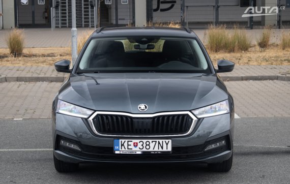 Škoda Octavia Combi 1.5 TSI e-TEC Ambition DSG / 110kW / A7 / ZÁRUKA / AJ NA SPLÁTKY / PROTIÚČE 2021 šedá