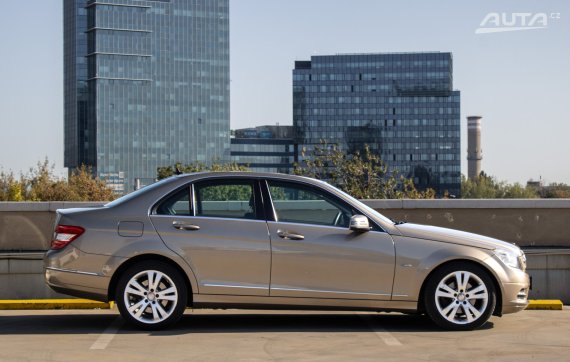 Mercedes-Benz C250 CDI Avantgarde / 150kW / A7 / AJ NA SPLÁTKY / PROTIÚČET 2010 hnědá