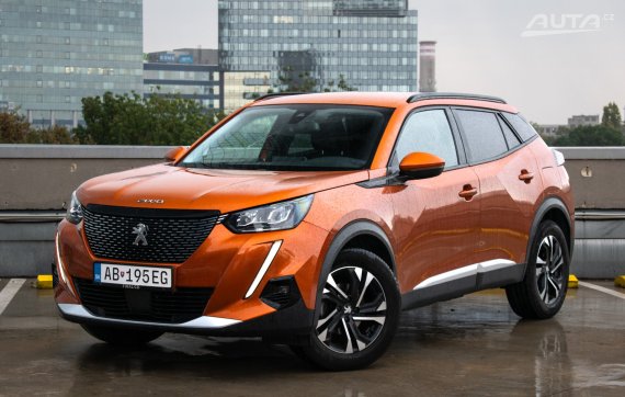 Peugeot 2008 1.2 PureTech Allure Pack / 96kW / M6 / ZÁRUKA / AJ NA SPLÁTKY / PROTIÚČET 2021 - hlavní pohled