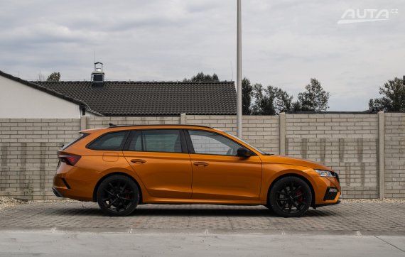 Škoda Octavia Combi 2.0 TSI RS DSG, 180kW (2023) / AJ NA SPLÁTKY / PROTIÚČET / 2023 oranžová