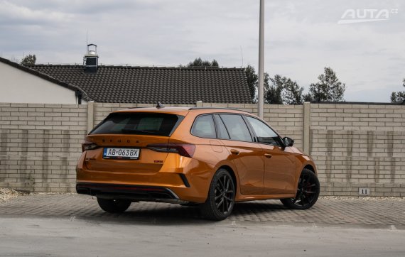 Škoda Octavia Combi 2.0 TSI RS DSG, 180kW (2023) / AJ NA SPLÁTKY / PROTIÚČET / 2023 oranžová