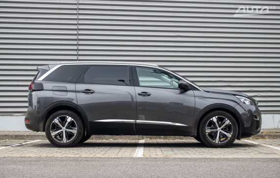 Peugeot 5008 1.6 PureTech A/T, 133kW (2019) / AJ NA SPLÁTKY / PROTIÚČET / 2019 šedá