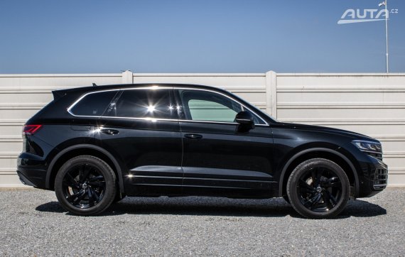 Volkswagen Touareg 3.0 V6 TDI Elegance 4Motion A/T, 170 kW, A8 / AJ NA SPLÁTKY / PROTIÚČET / 2024 černá