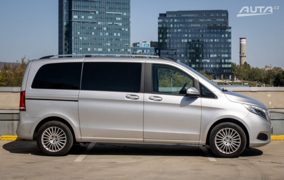 Mercedes-Benz V trieda V220 d kompakt 4MATIC A/T, 120 kW, A7, 5d., 8 miest / AJ NA SPLÁTKY / PR 2015 stříbrná metalíza